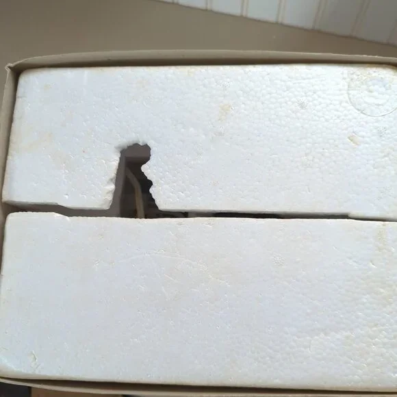 Dept. 56 Christmas Cove Lighthouse  - Retired - Picture 12 of 12